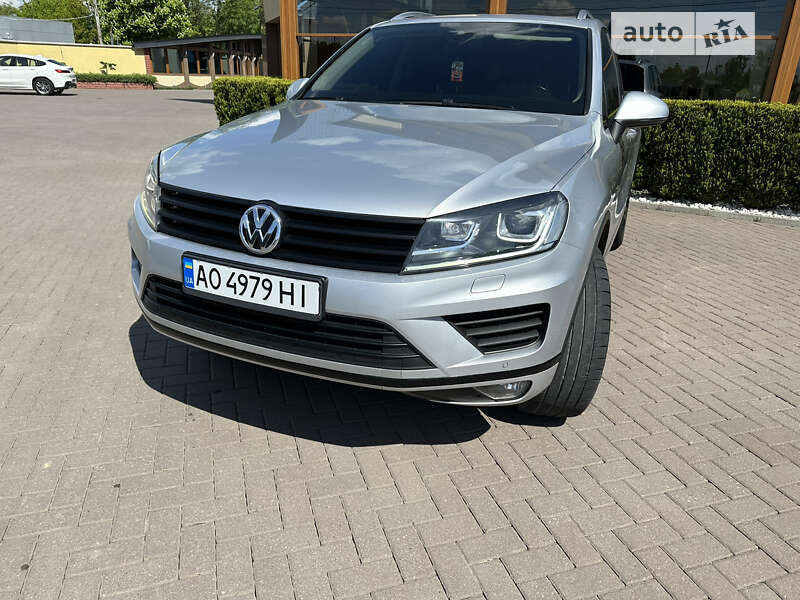 Внедорожник / Кроссовер Volkswagen Touareg 2016 в Виноградове