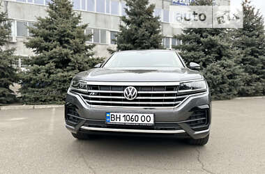 Позашляховик / Кросовер Volkswagen Touareg 2019 в Одесі