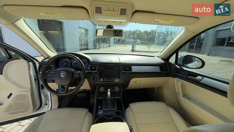 Внедорожник / Кроссовер Volkswagen Touareg 2013 в Ивано-Франковске