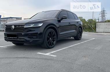 Позашляховик / Кросовер Volkswagen Touareg 2020 в Києві