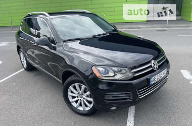 Внедорожник / Кроссовер Volkswagen Touareg 2011 в Киеве