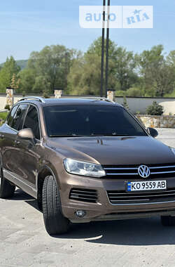 Внедорожник / Кроссовер Volkswagen Touareg 2012 в Хусте