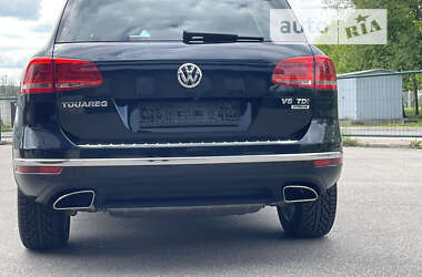 Позашляховик / Кросовер Volkswagen Touareg 2015 в Києві