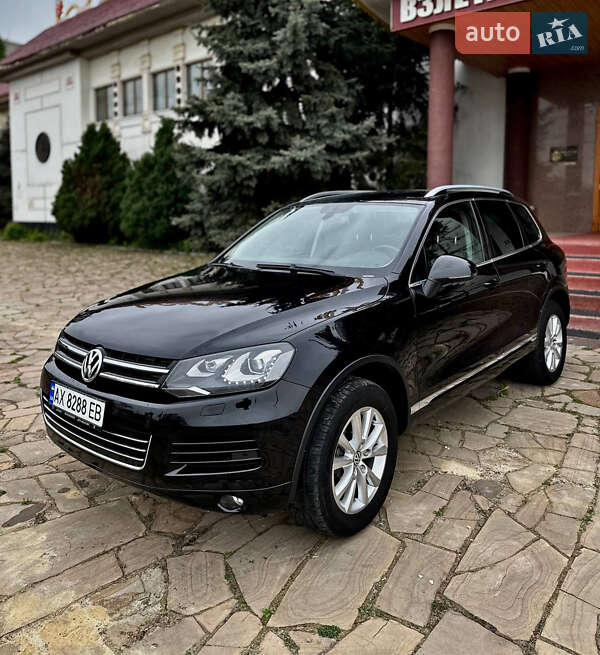 Внедорожник / Кроссовер Volkswagen Touareg 2014 в Харькове