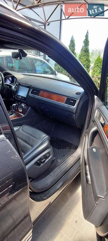 Позашляховик / Кросовер Volkswagen Touareg 2012 в Дніпрі