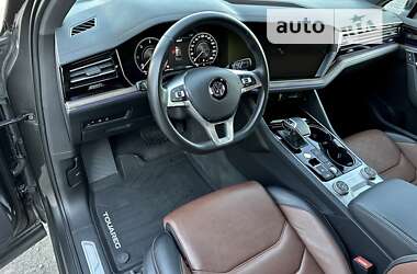 Позашляховик / Кросовер Volkswagen Touareg 2019 в Гнівані