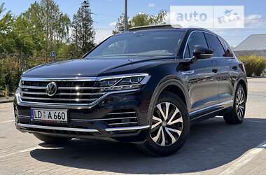 Позашляховик / Кросовер Volkswagen Touareg 2019 в Львові