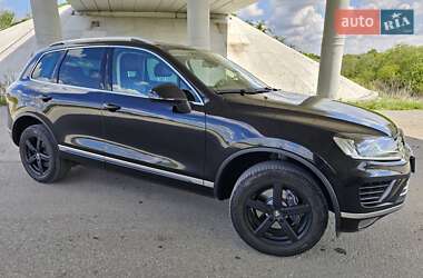 Позашляховик / Кросовер Volkswagen Touareg 2014 в 