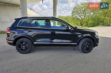 Позашляховик / Кросовер Volkswagen Touareg 2014 в 