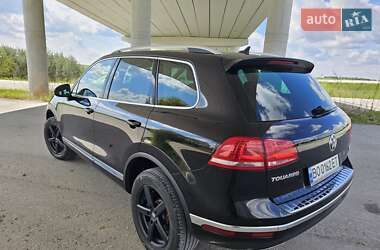 Позашляховик / Кросовер Volkswagen Touareg 2014 в 