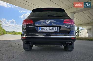 Позашляховик / Кросовер Volkswagen Touareg 2014 в 