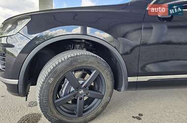 Позашляховик / Кросовер Volkswagen Touareg 2014 в 