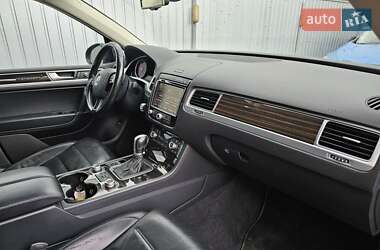 Позашляховик / Кросовер Volkswagen Touareg 2014 в 