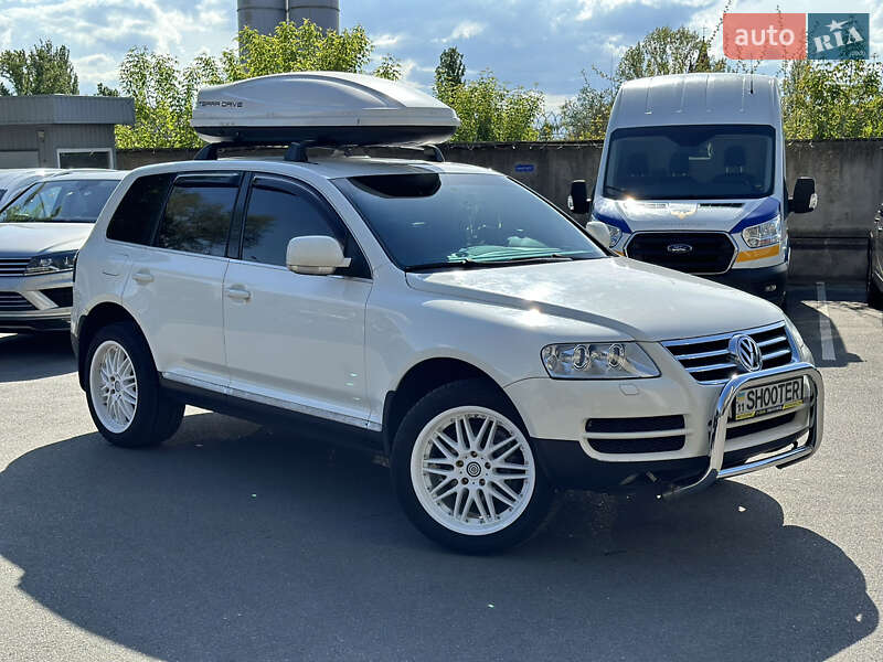 Позашляховик / Кросовер Volkswagen Touareg 2005 в Києві