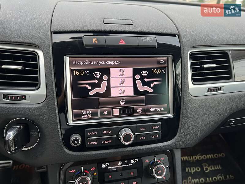 Позашляховик / Кросовер Volkswagen Touareg 2010 в Вінниці