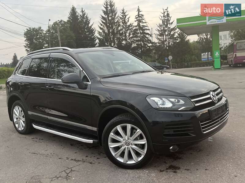 Позашляховик / Кросовер Volkswagen Touareg 2010 в Вінниці