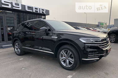 Внедорожник / Кроссовер Volkswagen Touareg 2018 в Киеве