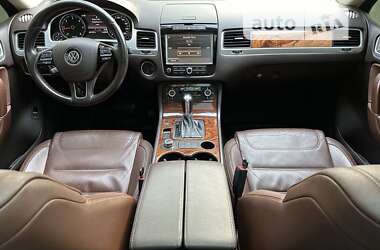 Внедорожник / Кроссовер Volkswagen Touareg 2010 в Киеве