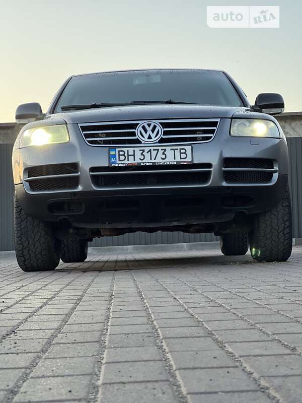 Внедорожник / Кроссовер Volkswagen Touareg 2004 в Сарнах