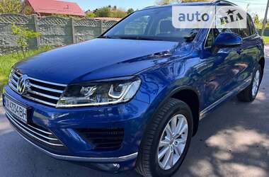 Внедорожник / Кроссовер Volkswagen Touareg 2016 в Киеве