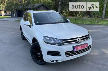 Позашляховик / Кросовер Volkswagen Touareg 2014 в Рівному