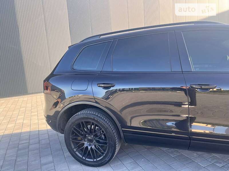 Позашляховик / Кросовер Volkswagen Touareg 2010 в Хмельницькому