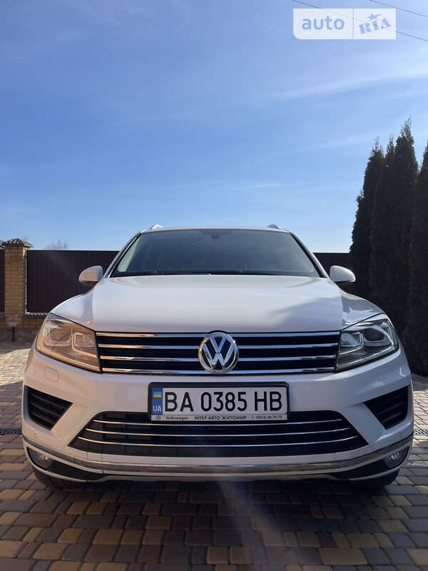 Позашляховик / Кросовер Volkswagen Touareg 2017 в Кропивницькому
