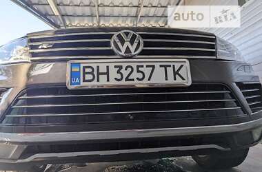 Внедорожник / Кроссовер Volkswagen Touareg 2016 в Черноморске