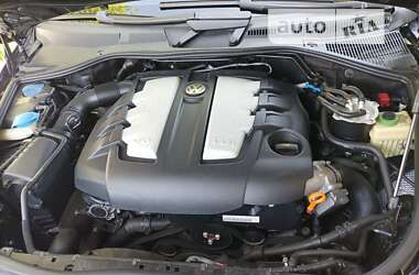 Внедорожник / Кроссовер Volkswagen Touareg 2005 в 