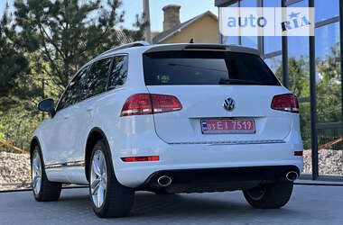 Внедорожник / Кроссовер Volkswagen Touareg 2013 в Ровно