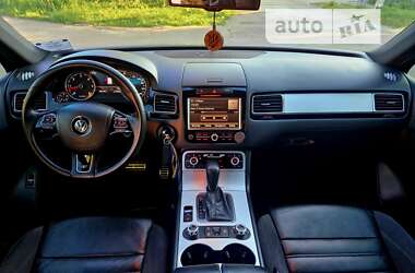 Внедорожник / Кроссовер Volkswagen Touareg 2012 в Шостке