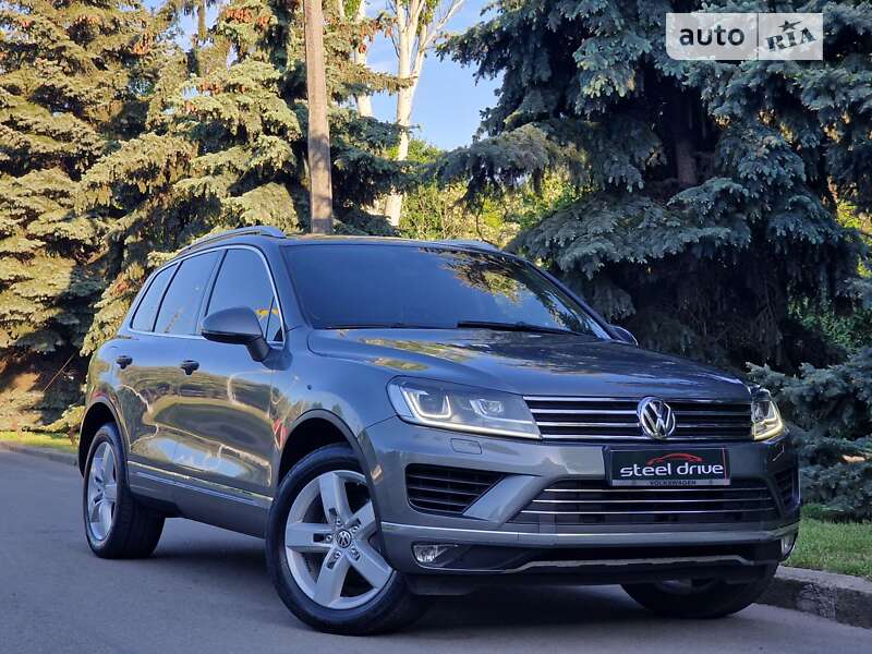 Внедорожник / Кроссовер Volkswagen Touareg 2012 в Николаеве