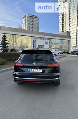 Внедорожник / Кроссовер Volkswagen Touareg 2023 в Киеве