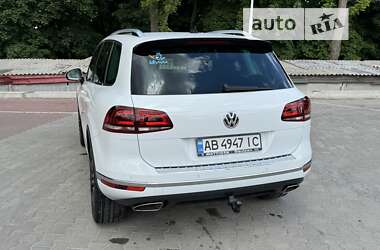 Позашляховик / Кросовер Volkswagen Touareg 2017 в Вінниці
