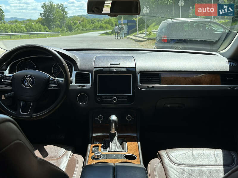 Позашляховик / Кросовер Volkswagen Touareg 2013 в Івано-Франківську