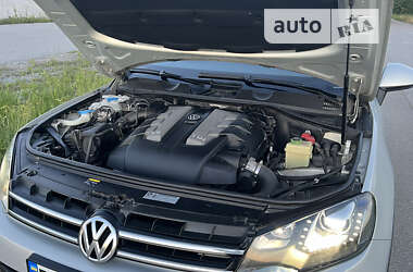 Внедорожник / Кроссовер Volkswagen Touareg 2013 в Тернополе