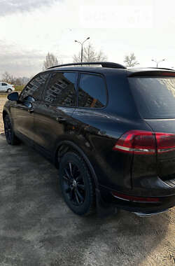 Позашляховик / Кросовер Volkswagen Touareg 2013 в Запоріжжі