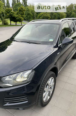 Внедорожник / Кроссовер Volkswagen Touareg 2013 в Светловодске