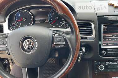 Внедорожник / Кроссовер Volkswagen Touareg 2014 в Полтаве