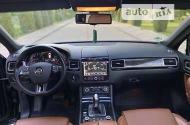 Внедорожник / Кроссовер Volkswagen Touareg 2013 в Дубно