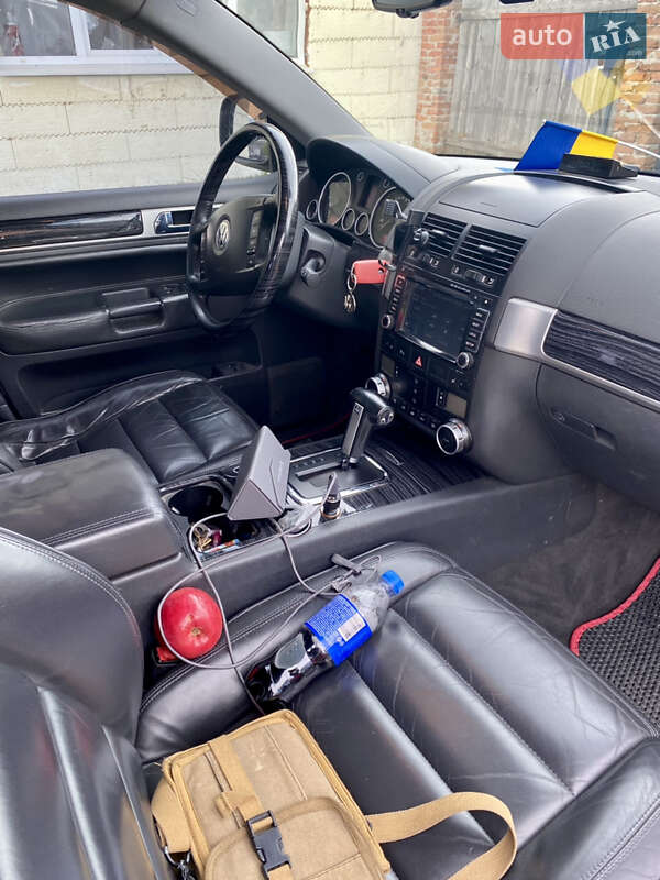 Позашляховик / Кросовер Volkswagen Touareg 2006 в Харкові