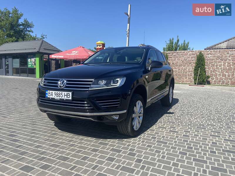 Внедорожник / Кроссовер Volkswagen Touareg 2017 в Кропивницком