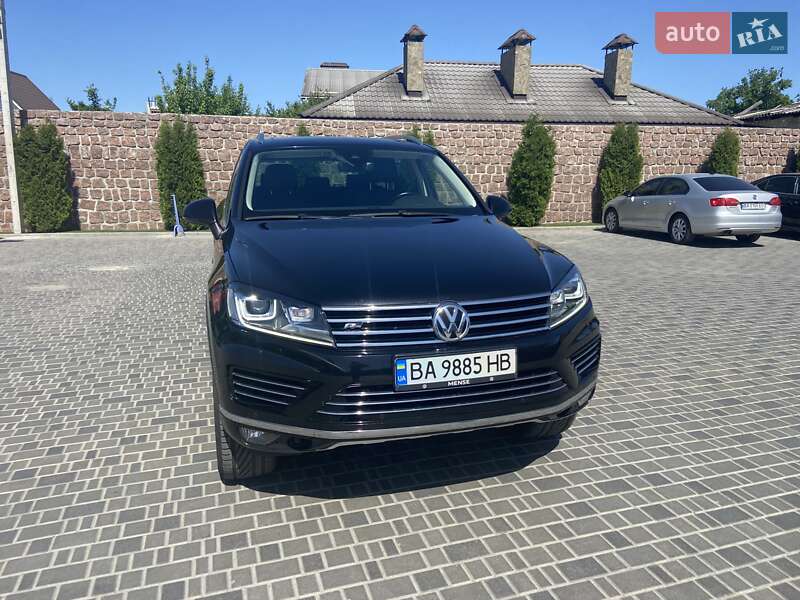 Внедорожник / Кроссовер Volkswagen Touareg 2017 в Кропивницком