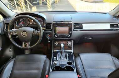 Внедорожник / Кроссовер Volkswagen Touareg 2014 в Киеве