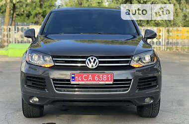 Внедорожник / Кроссовер Volkswagen Touareg 2012 в Лубнах