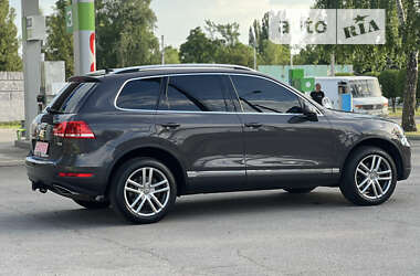 Внедорожник / Кроссовер Volkswagen Touareg 2012 в Лубнах