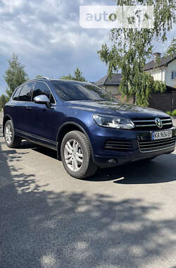 Позашляховик / Кросовер Volkswagen Touareg 2012 в Києві