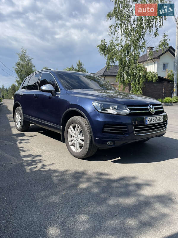 Позашляховик / Кросовер Volkswagen Touareg 2012 в Києві