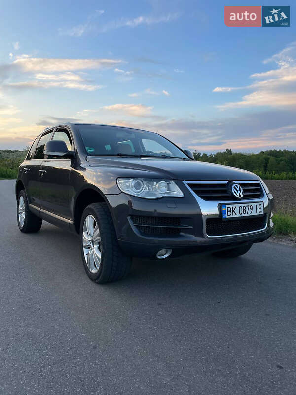 Позашляховик / Кросовер Volkswagen Touareg 2008 в Прилуках