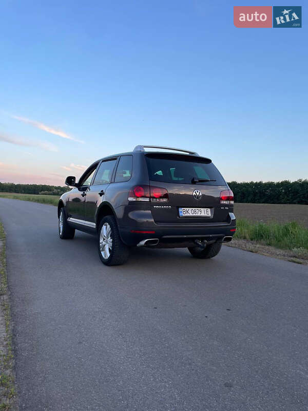Позашляховик / Кросовер Volkswagen Touareg 2008 в Прилуках